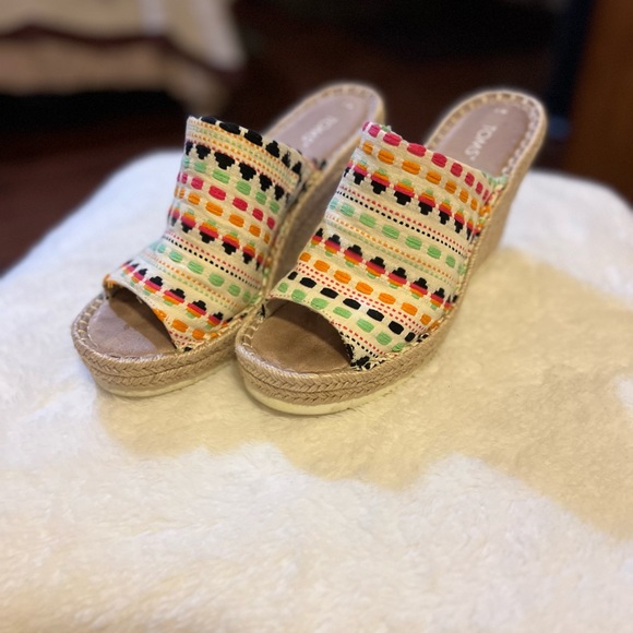 Tom’s Espadrille Wedge Sandals - Picture 8 of 8